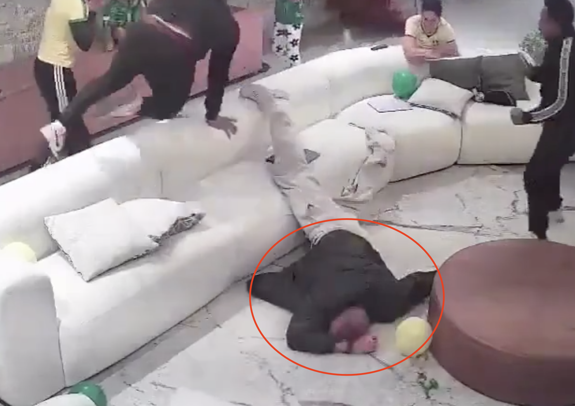 九游官网app下载-吓人 38岁门神入选巴西队后激动到昏迷：趴在地上不动 家人没发现